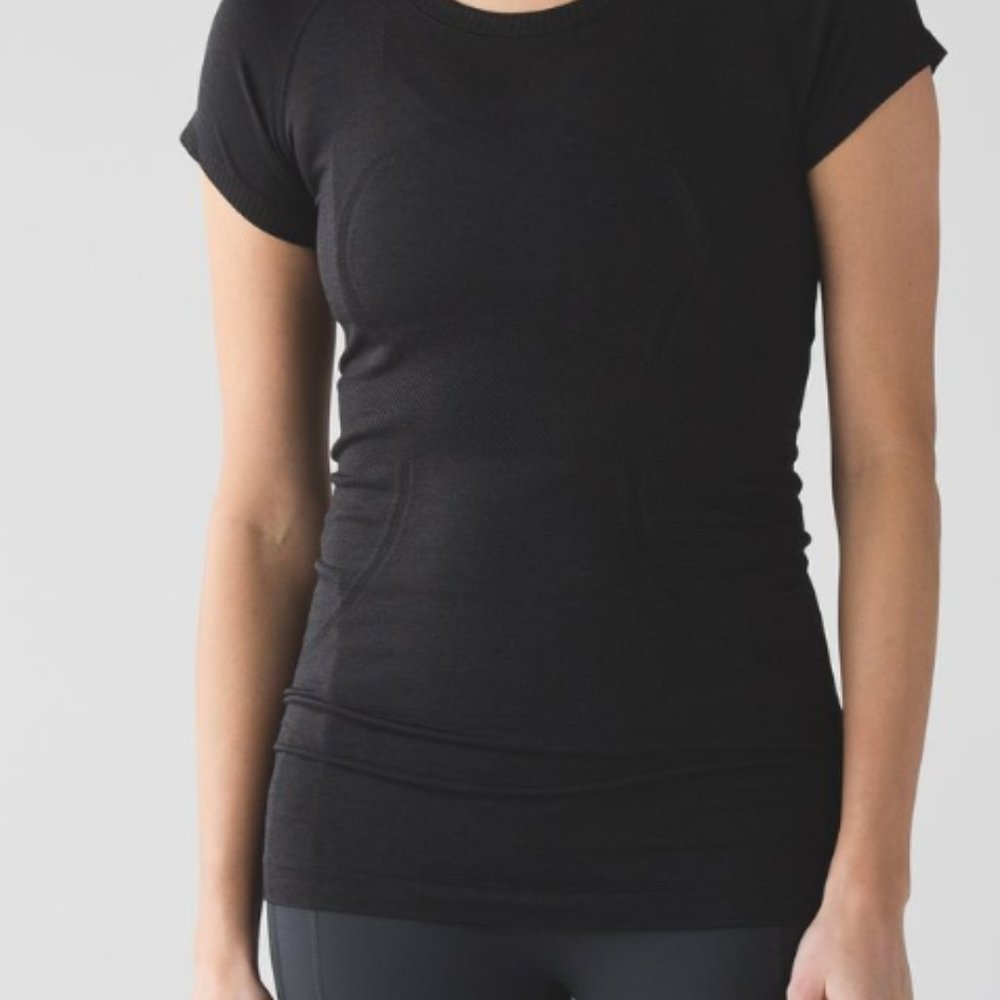 (1653) Lululemon Run: Swiftly Tech Short Sleeve C… - image 1